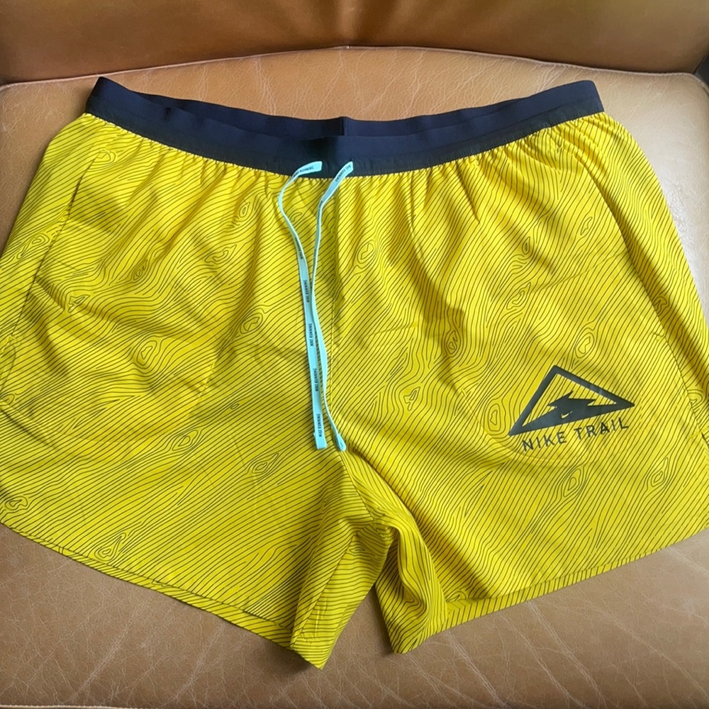 NWOT Nike trail running shorts size xl